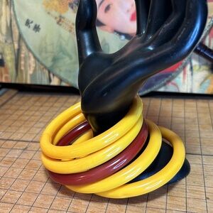 4 Creamy Yellow Acrylic 1 Carnelian Color Set 5 Bangle Bracelets 8”L EVC 70s 80s